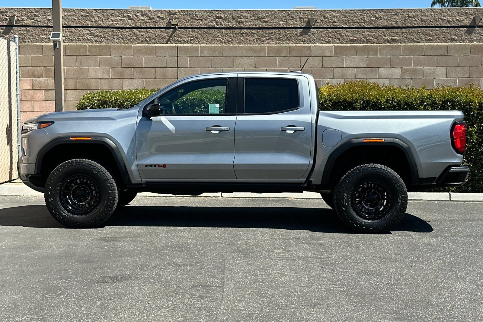 Used 2024 GMC Canyon AT4 w/ LPO, Off Road Lift Package AWD/4WD image 7