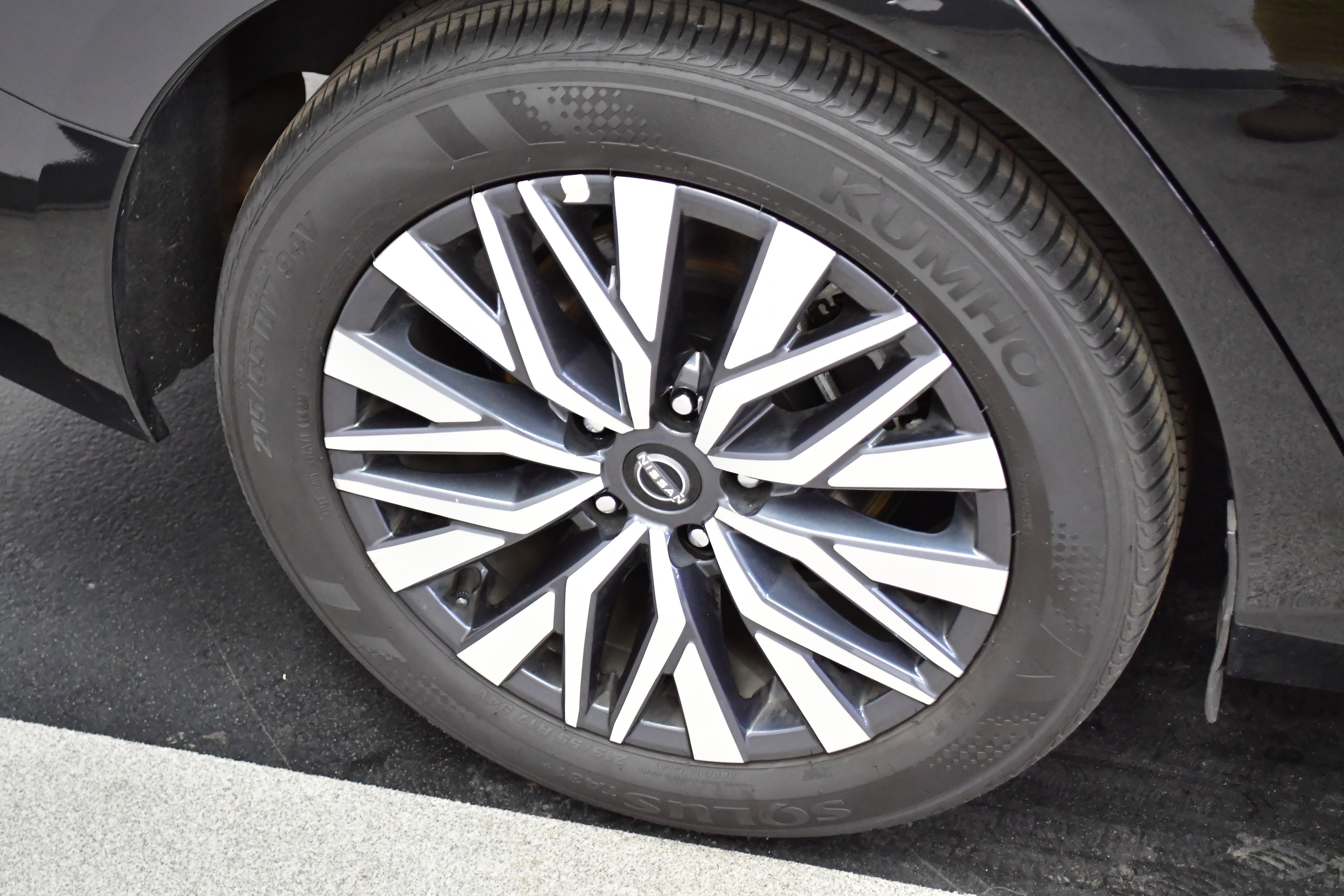 Used 2025 Nissan Altima 2.5 SV FWD image 36