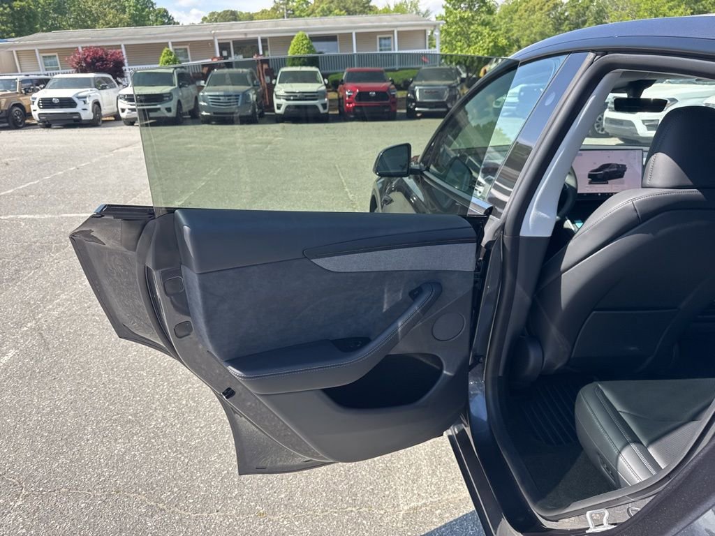 Used 2026 Tesla Model Y Long Range RWD image 30
