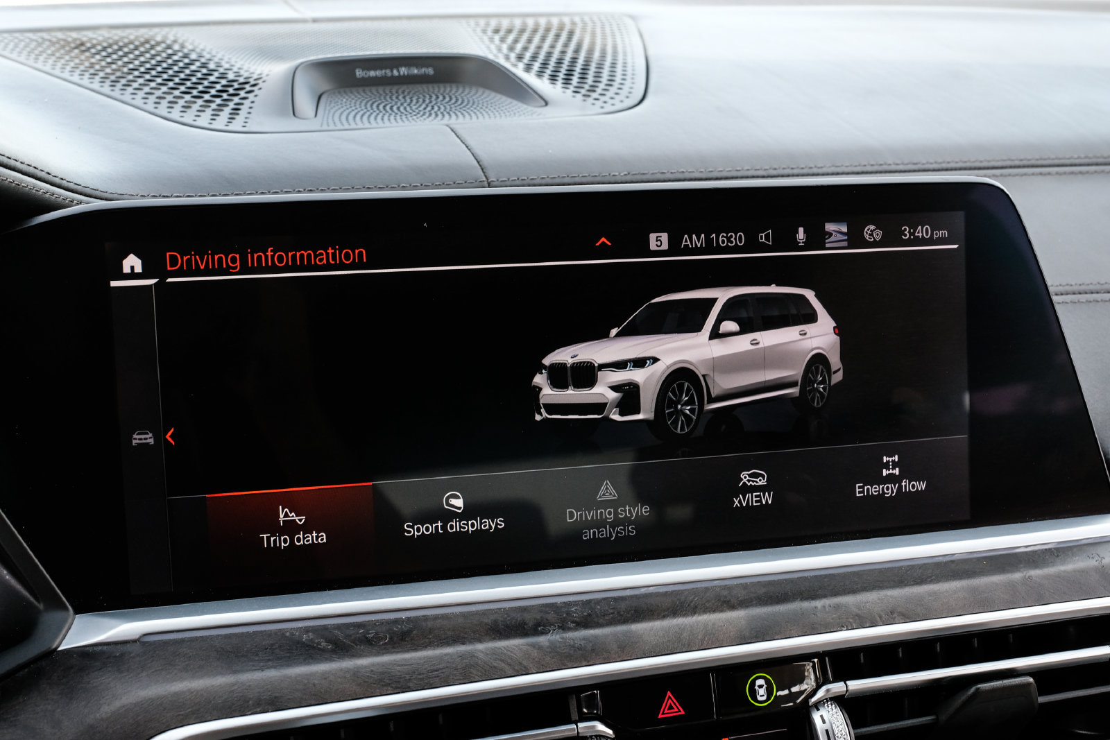 Used 2020 BMW X7 M50i w/ Dynamic Handling Package AWD/4WD image 38