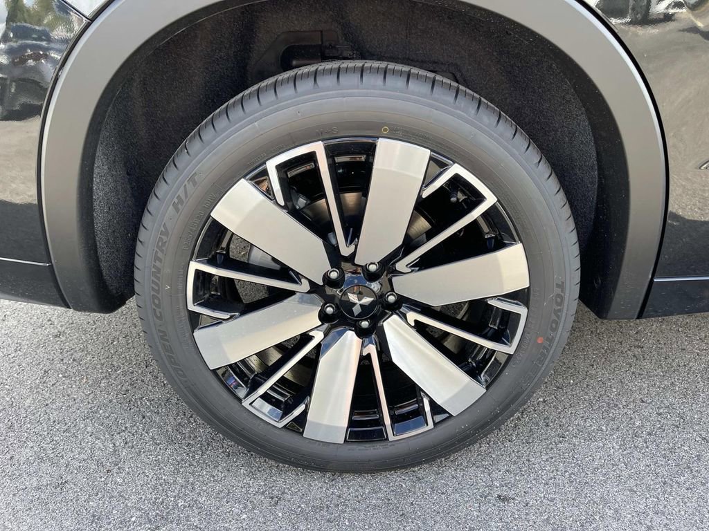 New 2025 Mitsubishi Outlander SEL image 11