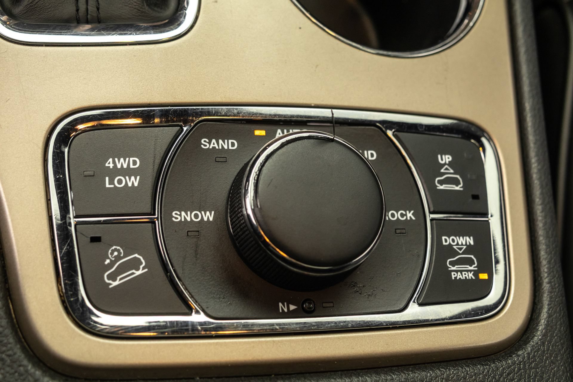 Used 2016 Jeep Grand Cherokee Summit AWD/4WD image 28