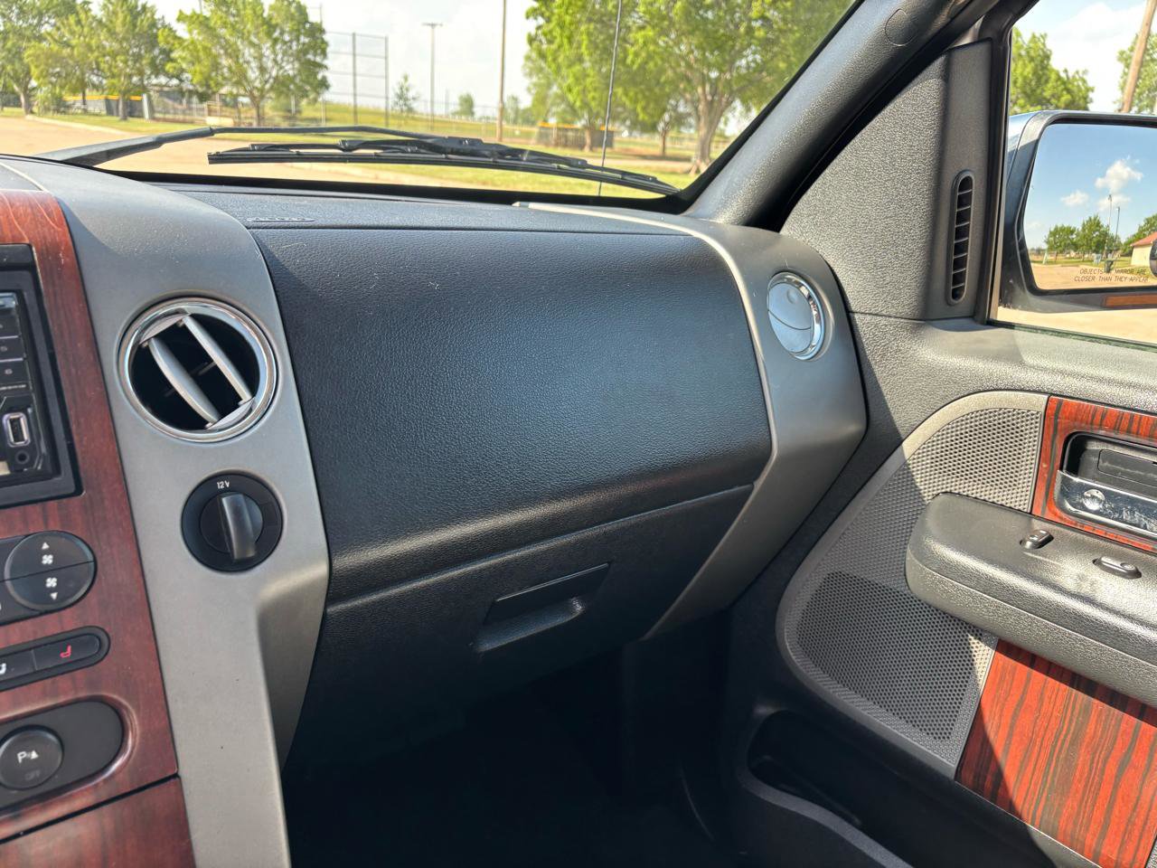 Used 2006 Lincoln Mark LT 2WD image 16