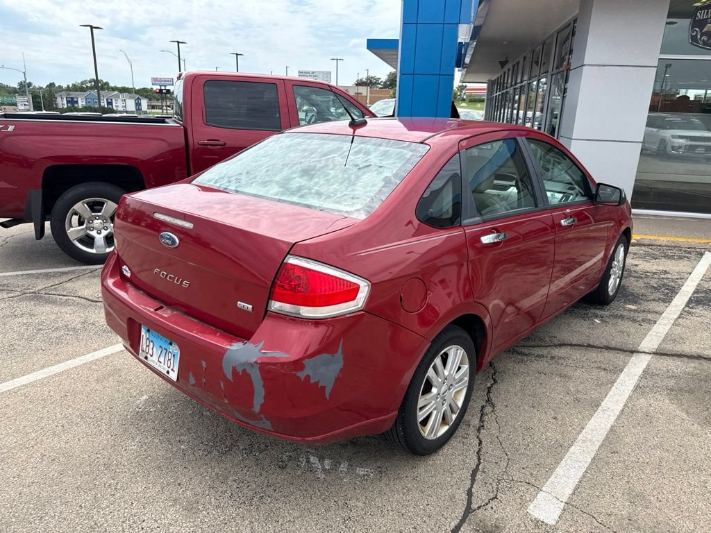 Used 2011 Ford Focus SEL FWD image 4