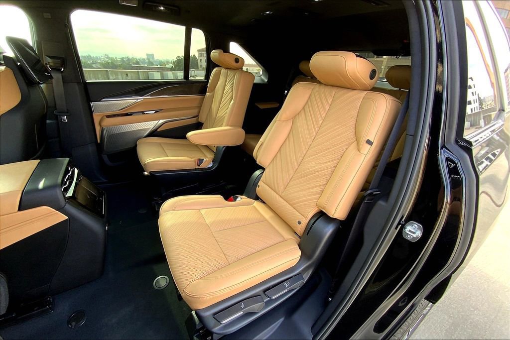 New 2025 Cadillac Escalade IQ Luxury 2 image 27