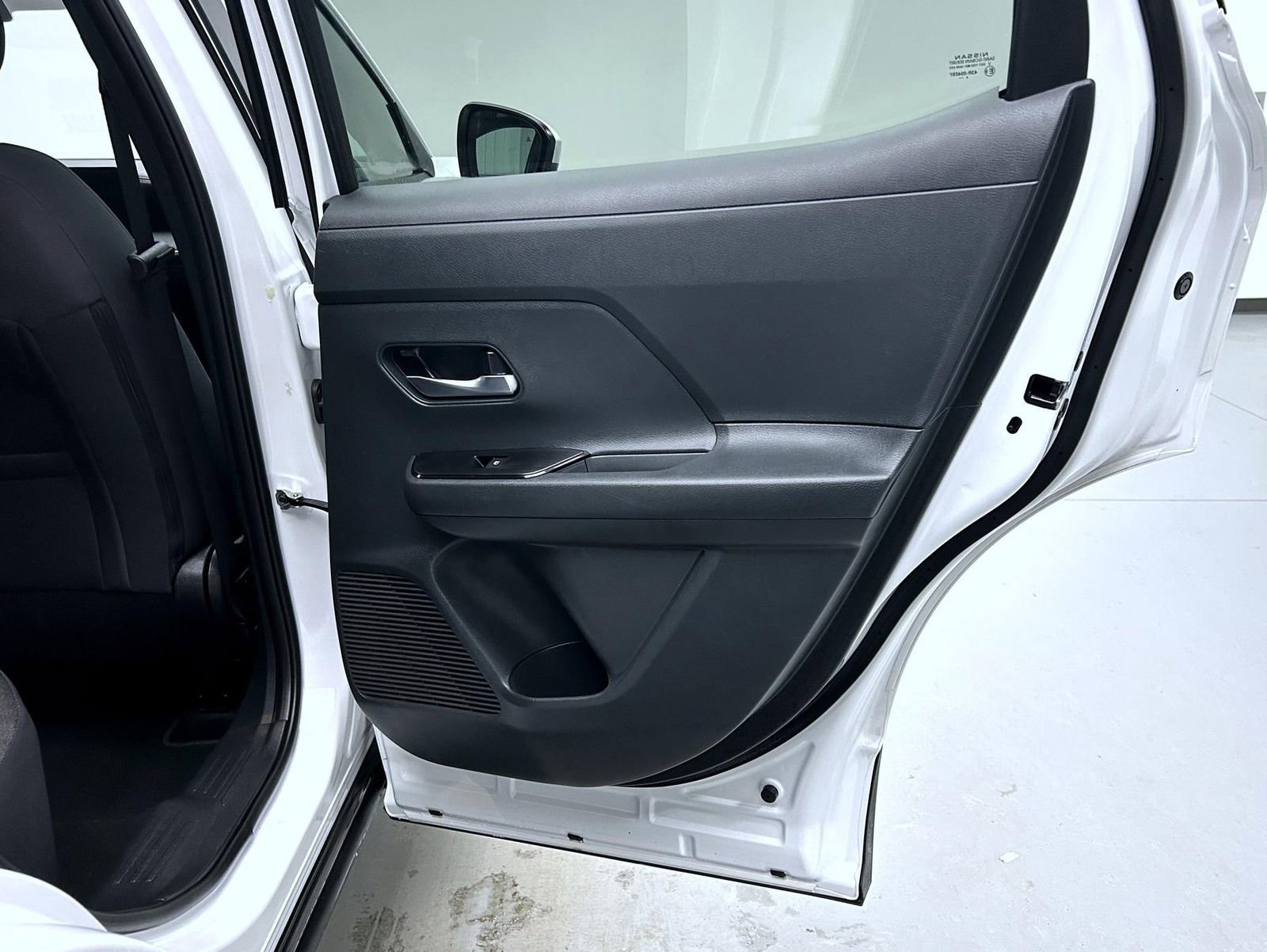 Used 2025 Nissan Kicks SV image 17