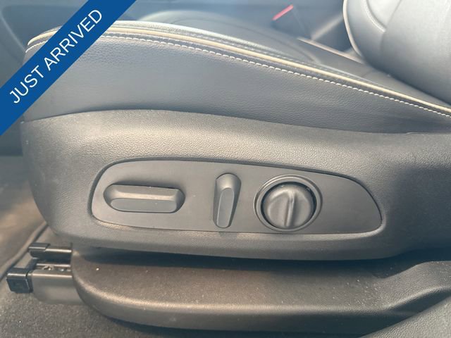 Used 2023 GMC Acadia Denali image 12