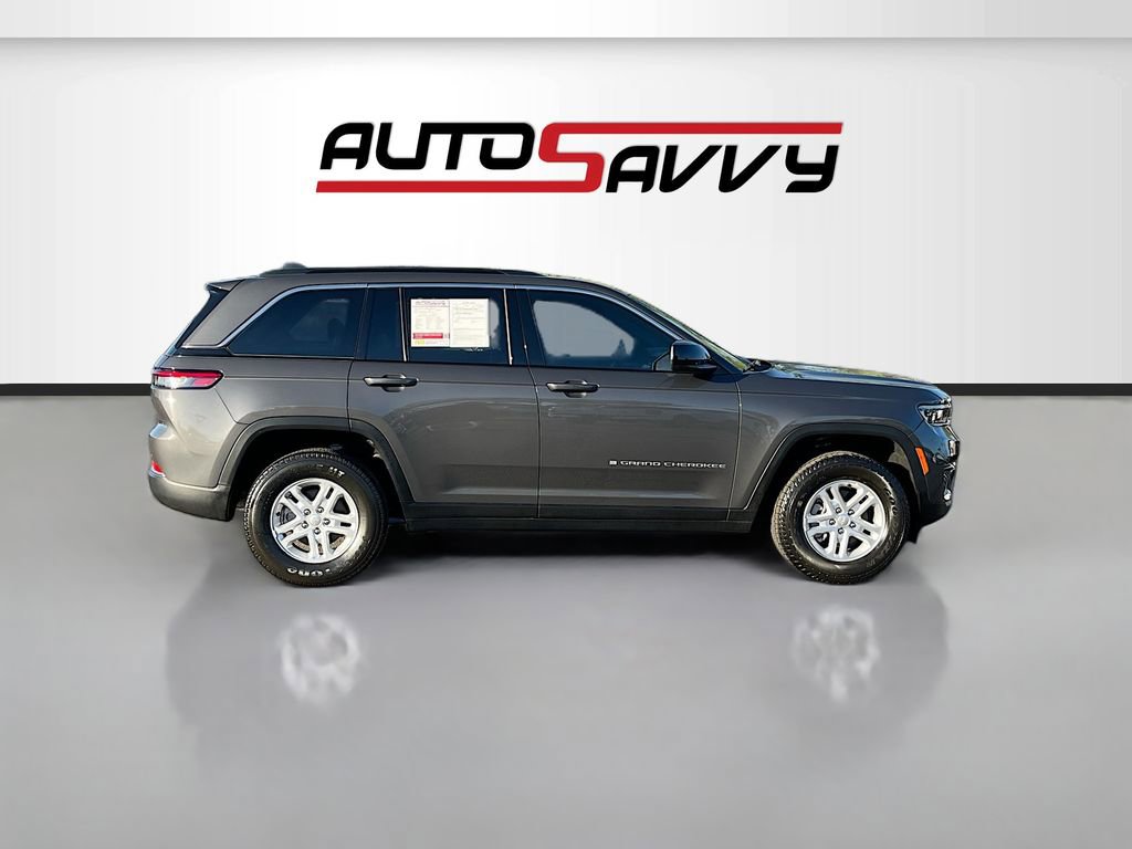 Used 2025 Jeep Grand Cherokee Laredo w/ Trailer Tow Package RWD image 8