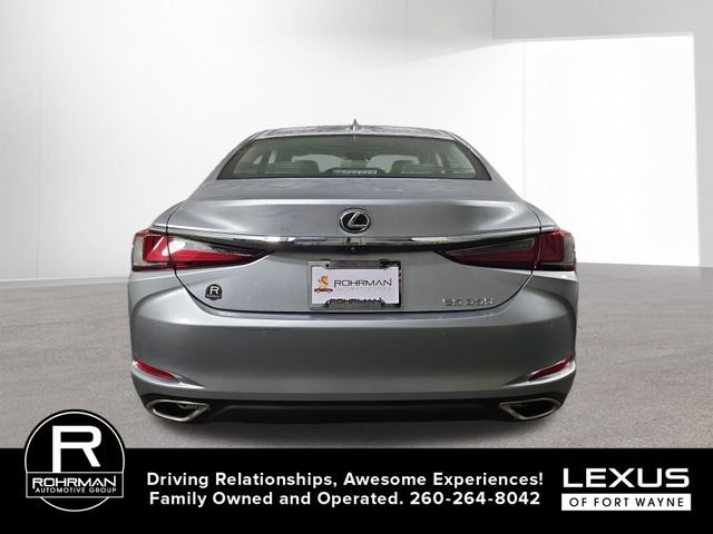 New 2025 Lexus ES 350 w/ Premium Package image 9