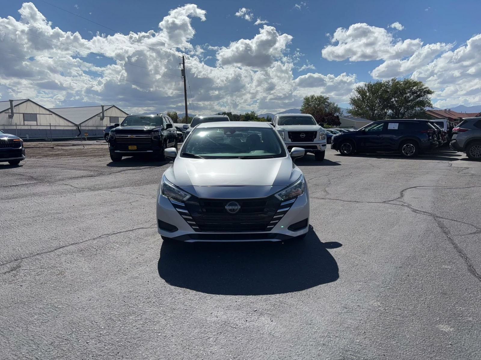 Used 2025 Nissan Versa SV FWD image 4