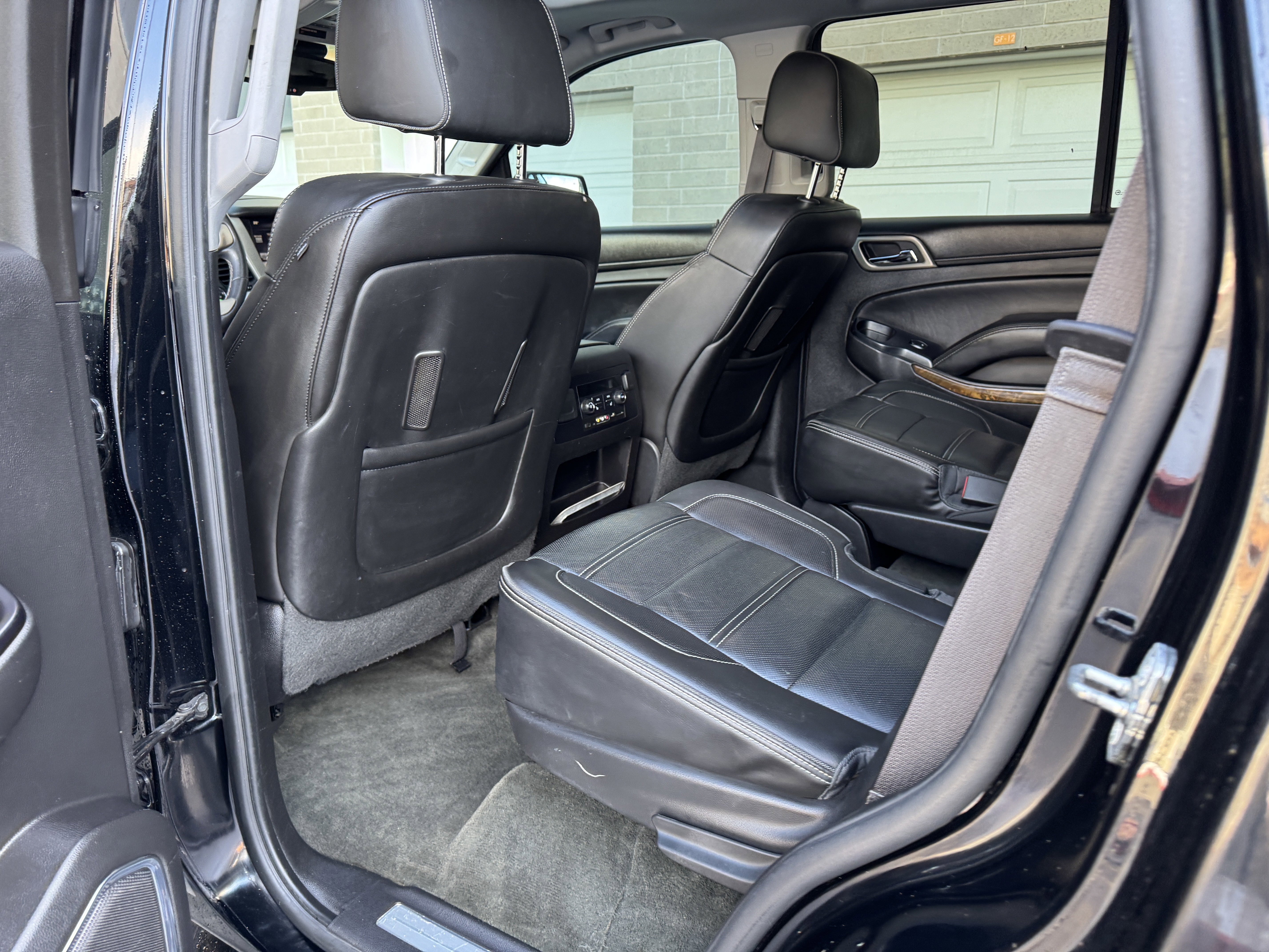 Used 2015 GMC Yukon Denali w/ Touring Package AWD/4WD image 39