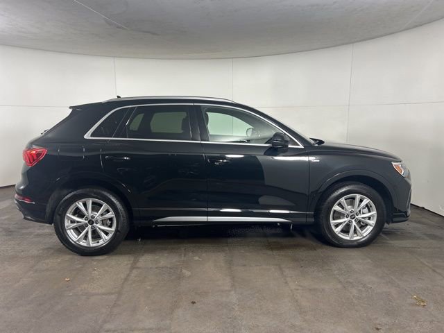 Certified 2025 Audi Q3 2.0T Premium w/ Convenience Package image 7