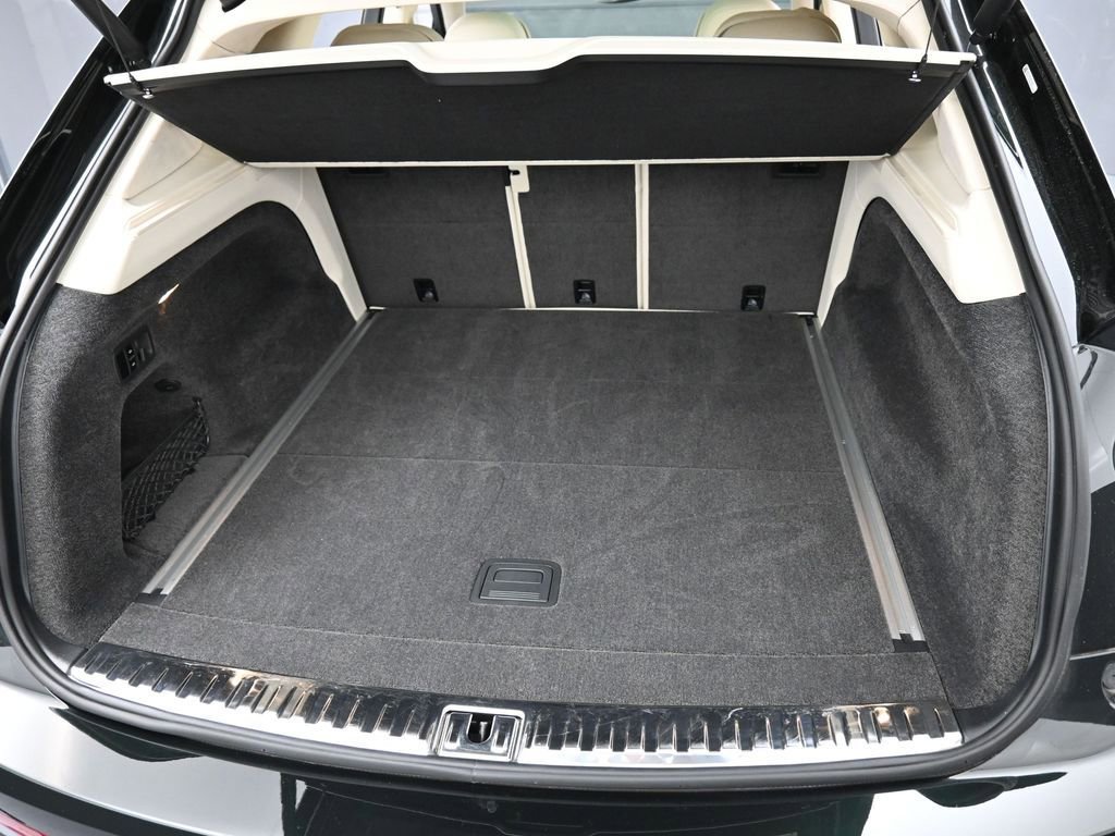 Used 2024 Bentley Bentayga AWD/4WD image 36