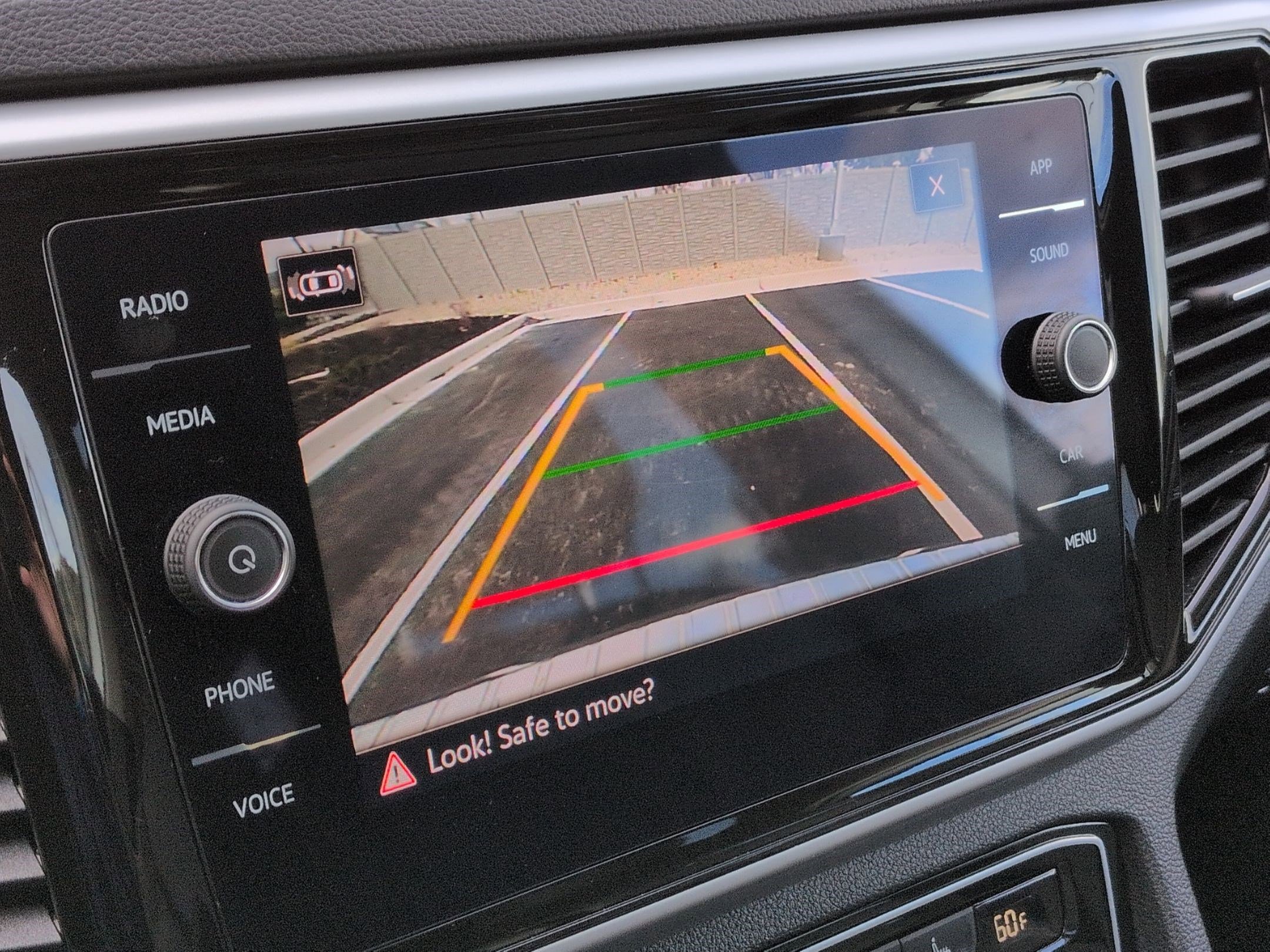 Used 2023 Volkswagen Atlas SE image 26