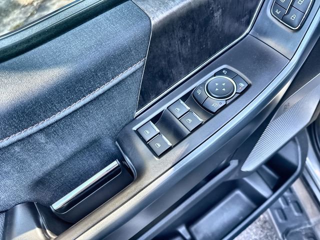 Used 2022 Ford F150 Lightning Lariat image 22