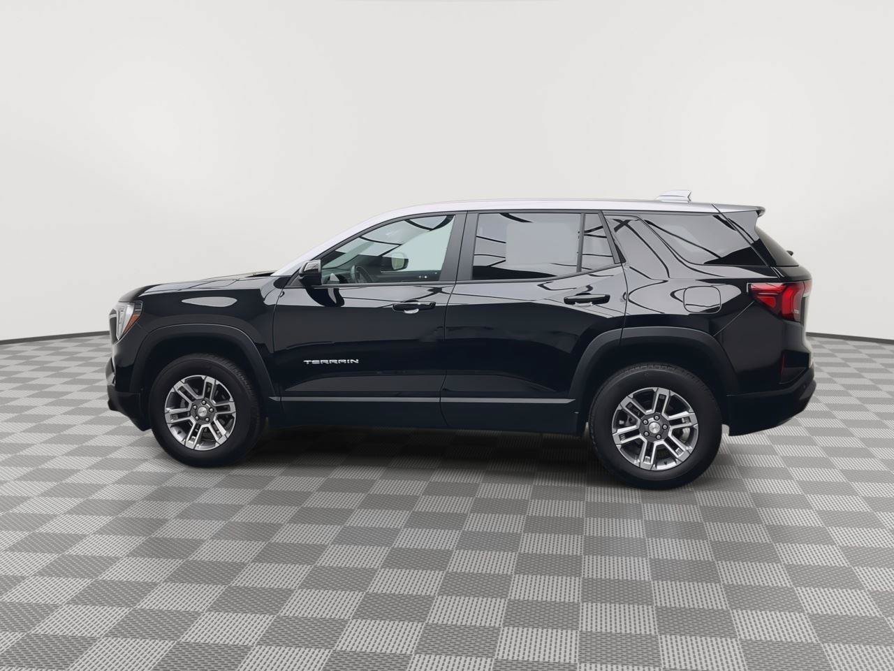 Certified 2025 GMC Terrain Elevation AWD/4WD image 34