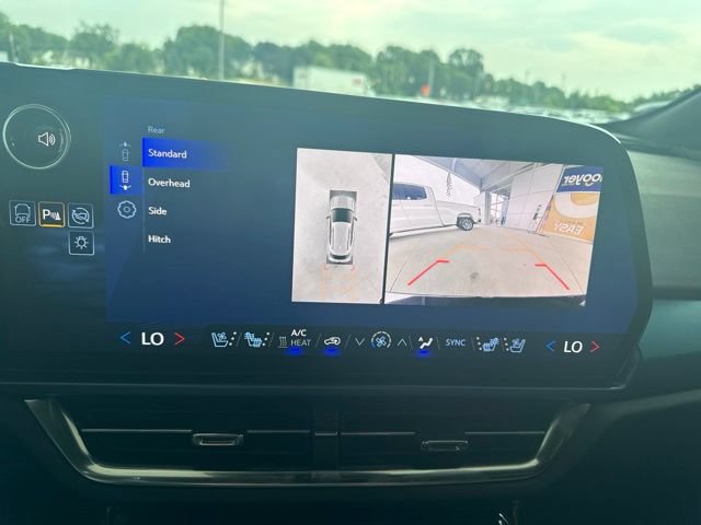 Used 2024 Chevrolet Equinox EV LT AWD/4WD image 23