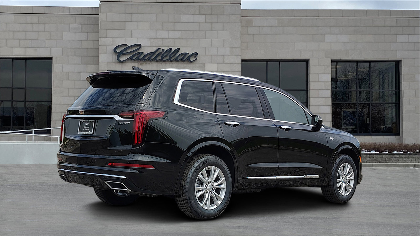 New 2025 Cadillac XT6 Luxury image 3