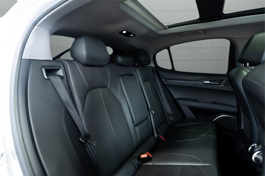 Used 2021 Alfa Romeo Stelvio Sprint w/ Nero Edizione image 28