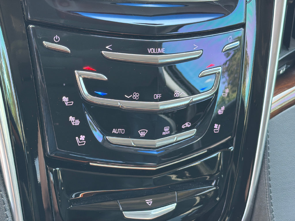 Used 2019 Cadillac Escalade Luxury RWD image 34