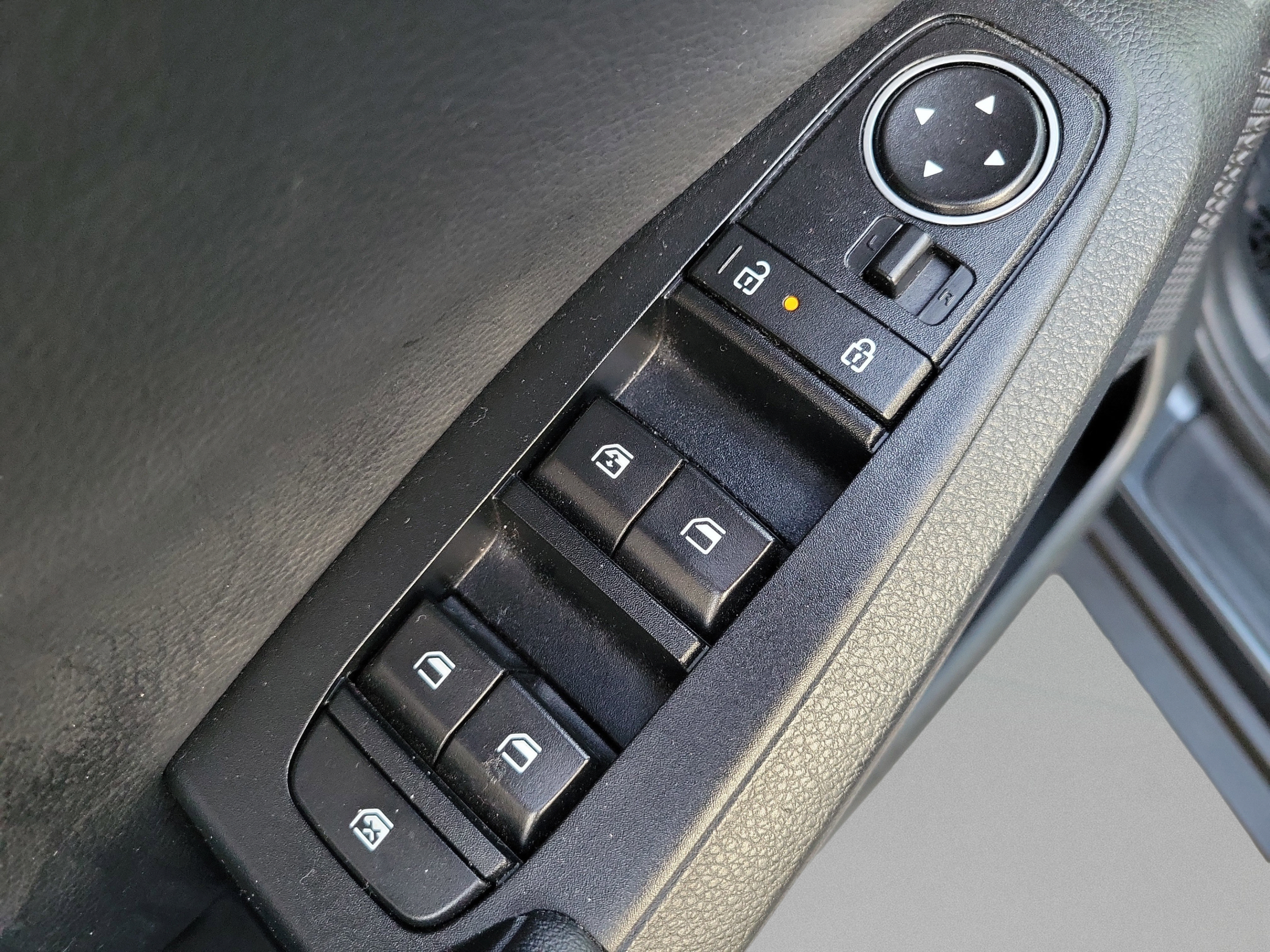 Certified 2024 Kia Seltos EX FWD image 14