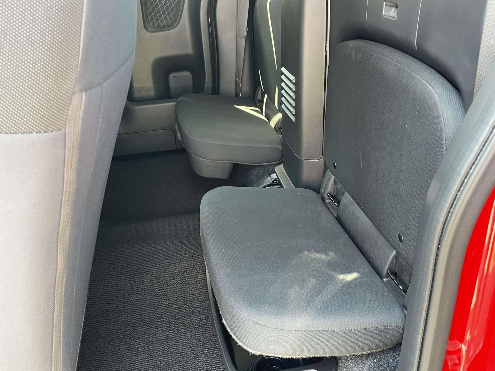 Used 2025 Nissan Frontier SV RWD image 10