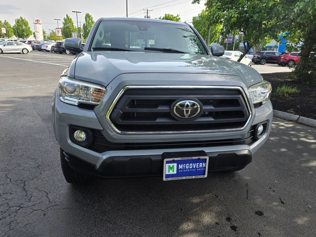 Used 2021 Toyota Tacoma SR5 AWD/4WD image 9