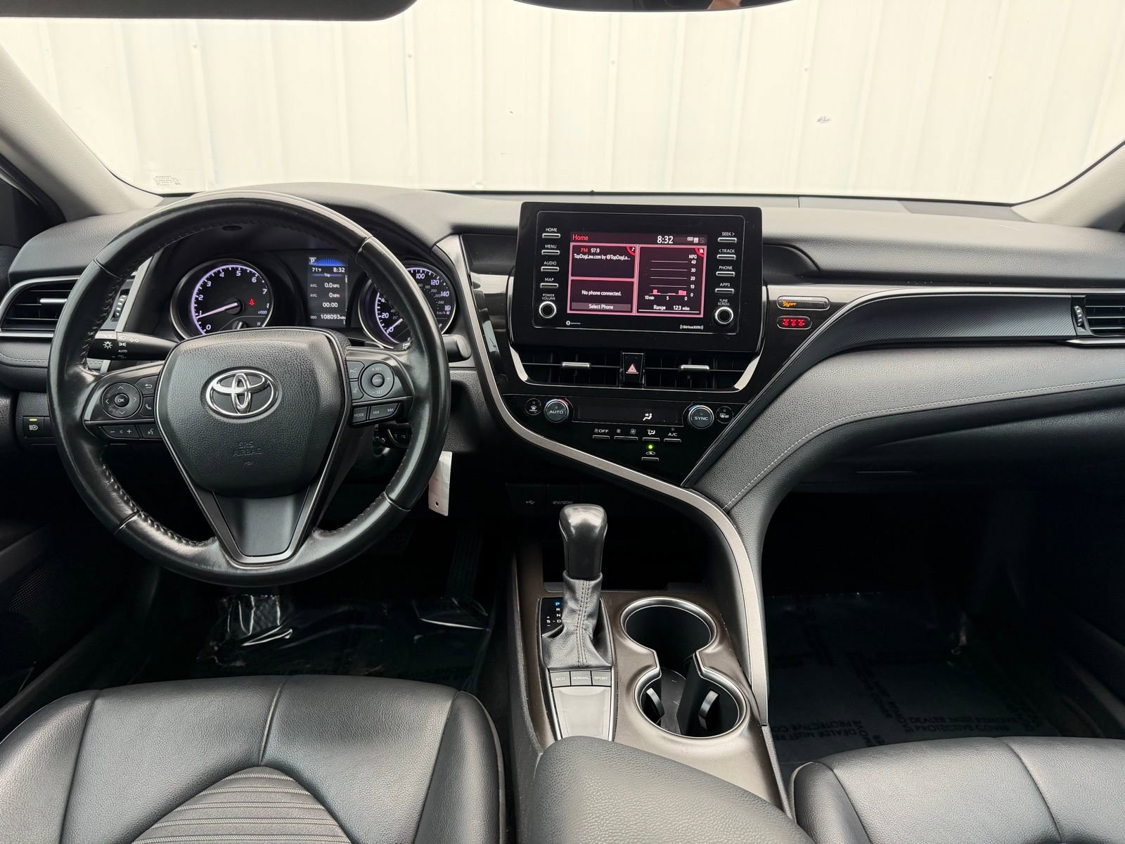 Used 2022 Toyota Camry SE FWD image 12