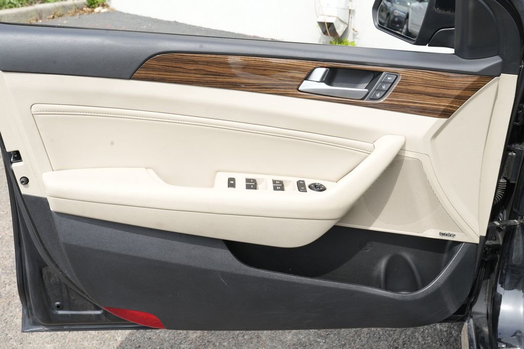 Used 2017 Hyundai Sonata Limited w/ Tech Package 03 image 22