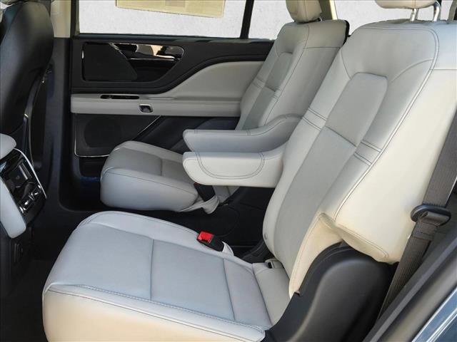 New 2026 Lincoln Aviator 2WD image 16