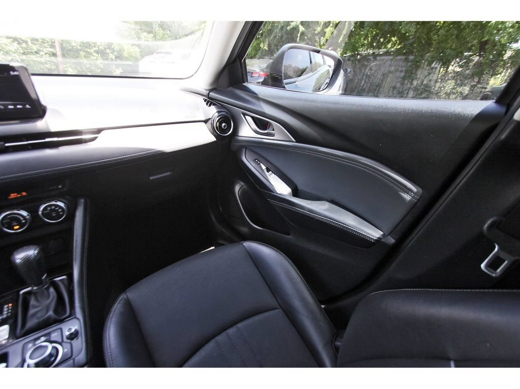 Used 2019 MAZDA CX-3 Touring FWD image 9