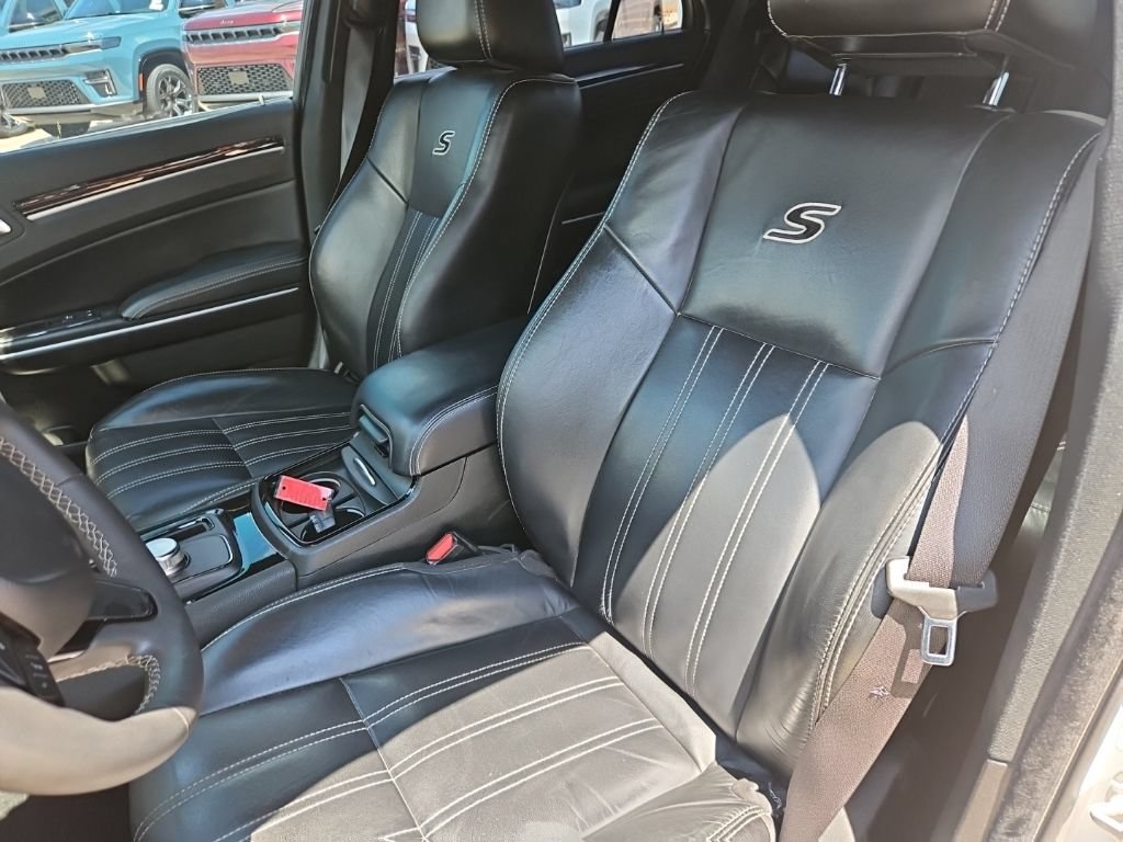 Certified 2023 Chrysler 300 S RWD image 13