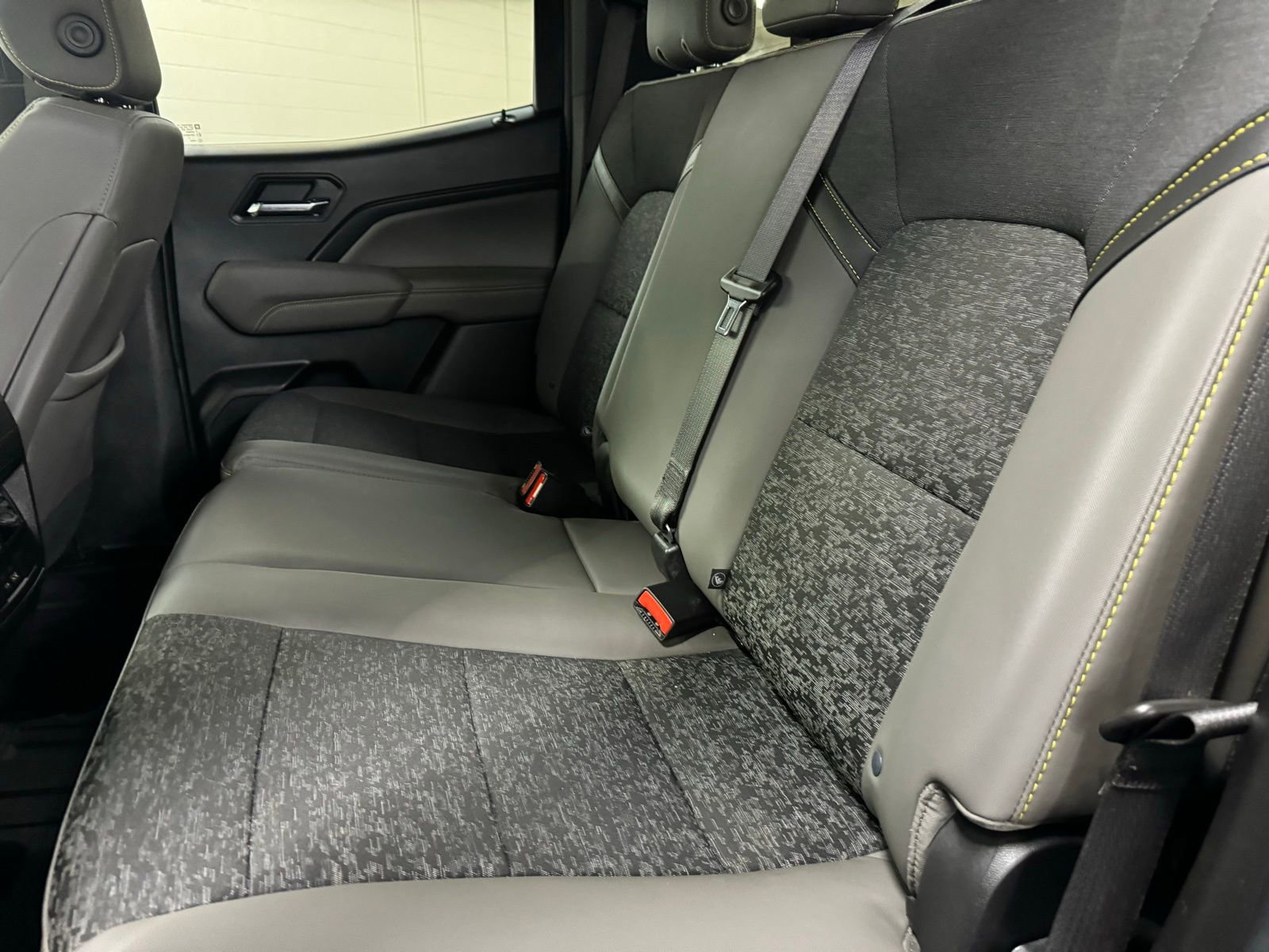 Used 2024 Chevrolet Colorado ZR2 w/ Technology Package image 13