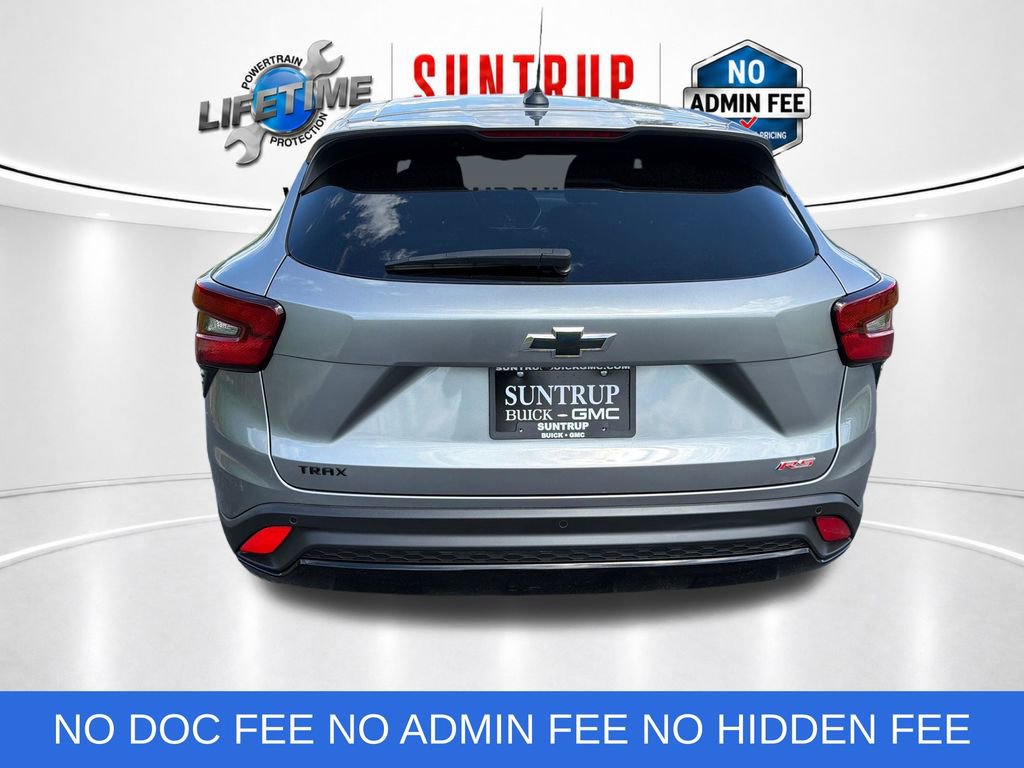 Used 2025 Chevrolet Trax RS w/ Driver Confidence Package FWD image 4