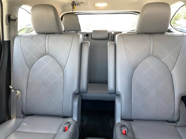 Used 2023 Toyota Highlander Platinum AWD/4WD image 11