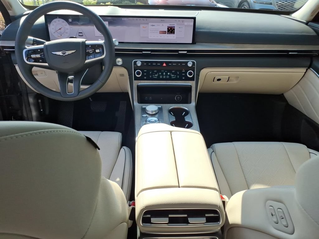Used 2025 Genesis GV80 2.5T Prestige AWD/4WD image 13