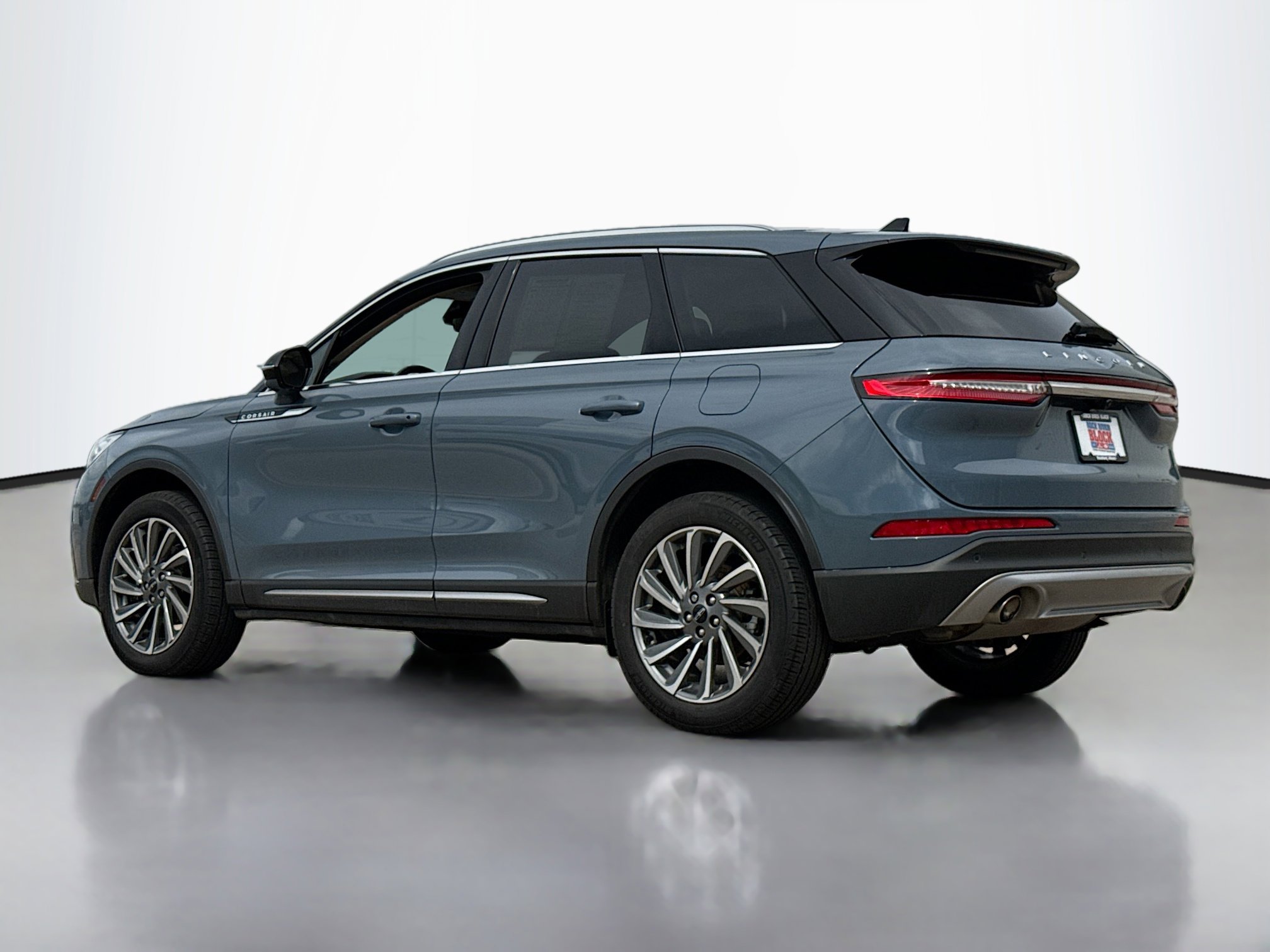Used 2024 Lincoln Corsair Reserve w/ Equipment Group 201A AWD/4WD image 13
