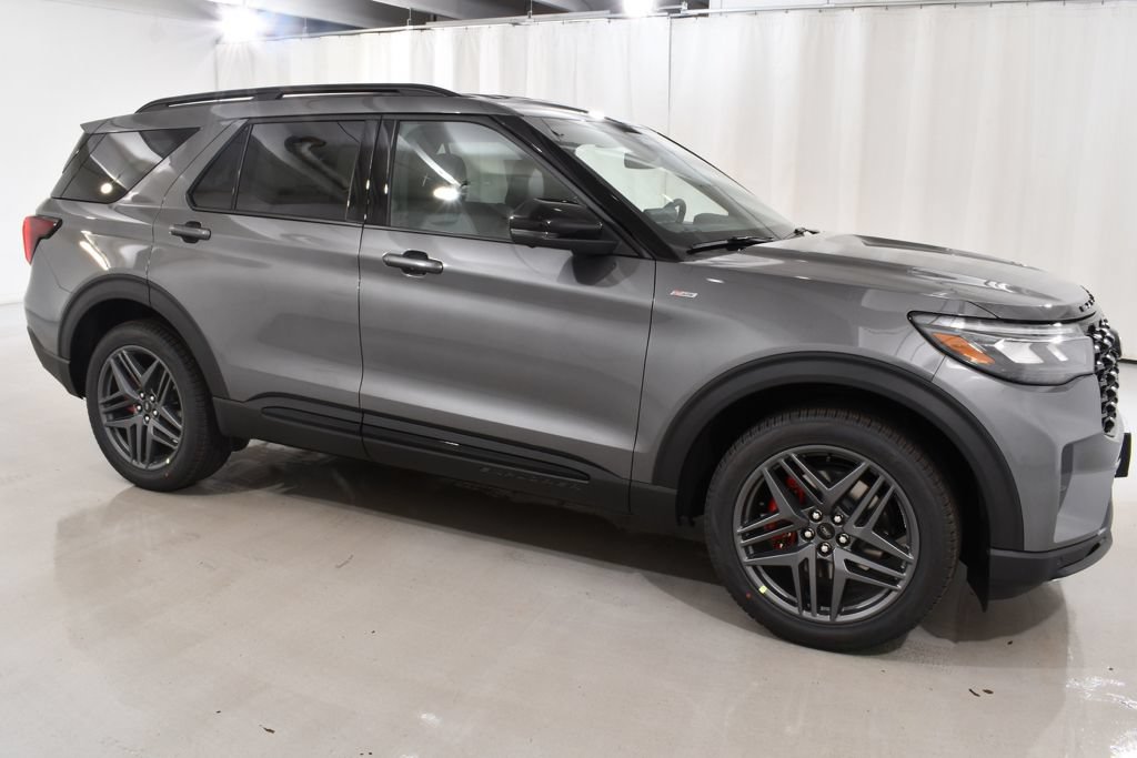 New 2026 Ford Explorer ST-Line w/ ST-Line Street Pack AWD/4WD image 5