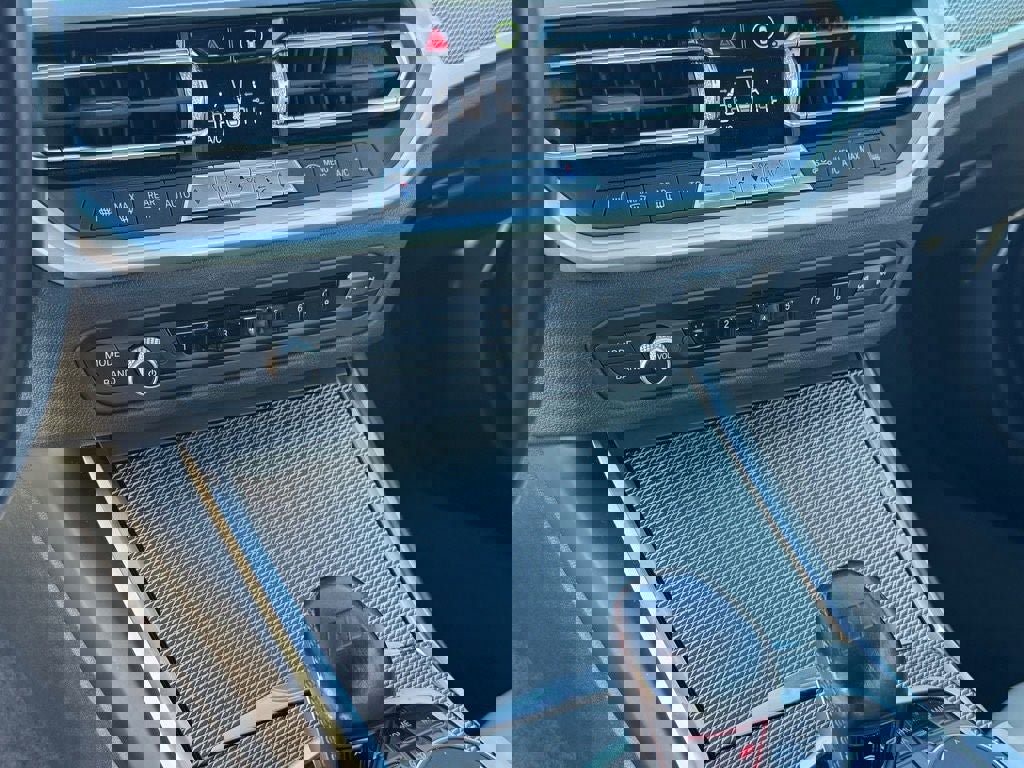 Used 2023 BMW M4 xDrive Competition w/ Executive Package AWD/4WD image 24