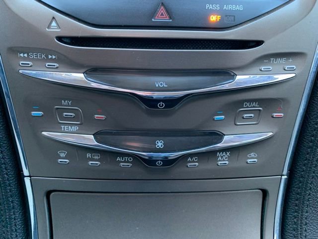 Used 2012 Lincoln MKX FWD image 26