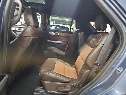 Used 2021 Ford Explorer King Ranch w/ Premium Technology Package image 11