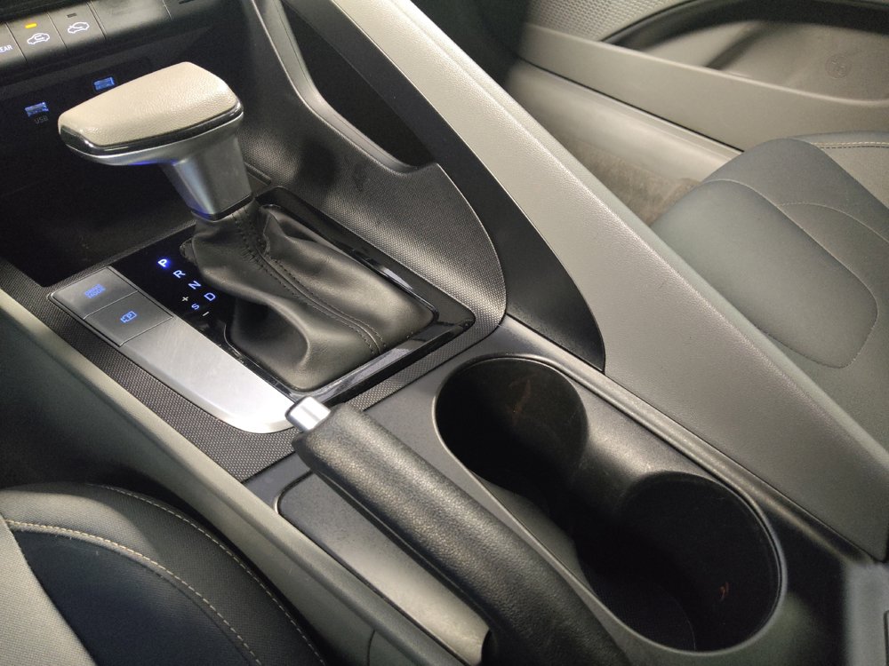 Used 2022 Hyundai Elantra SEL FWD image 26