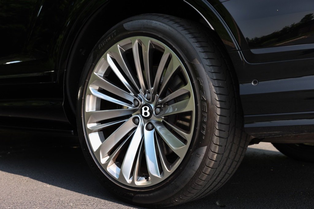 Used 2023 Bentley Bentayga Speed image 13