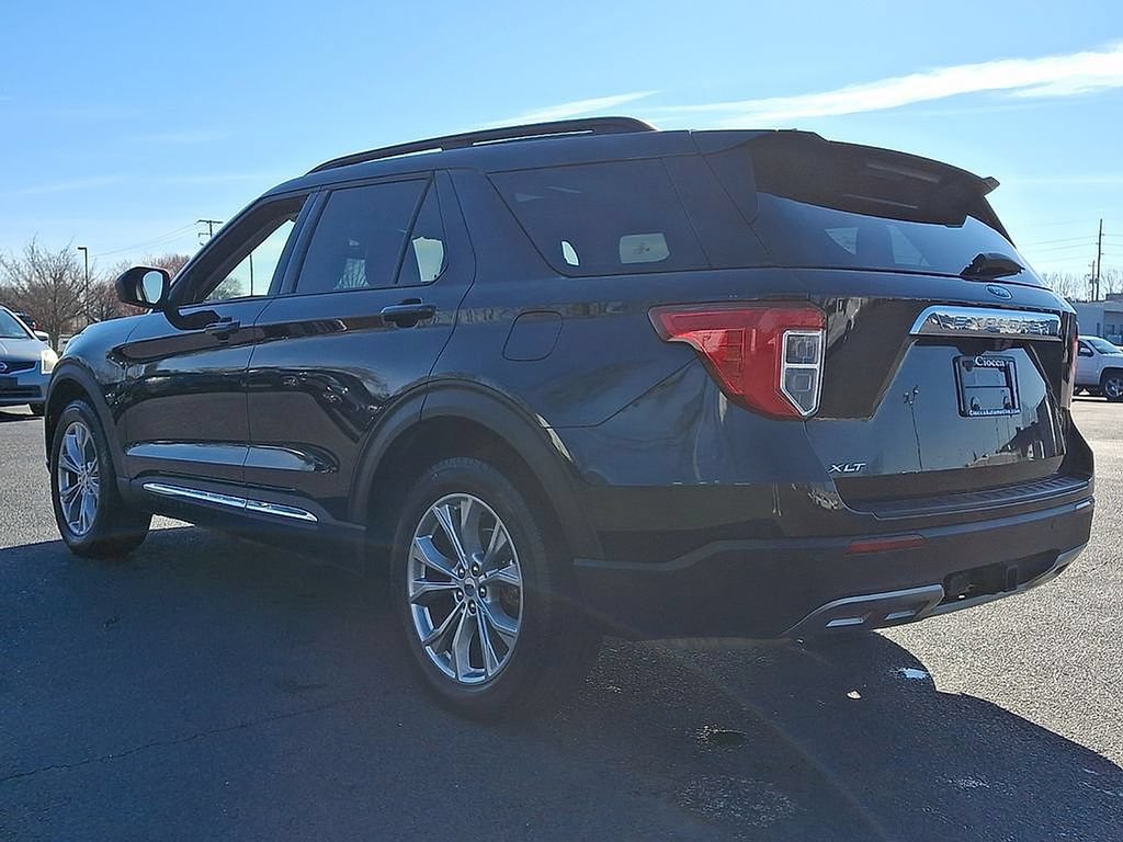 Used 2023 Ford Explorer XLT w/ Equipment Group 202A AWD/4WD image 7
