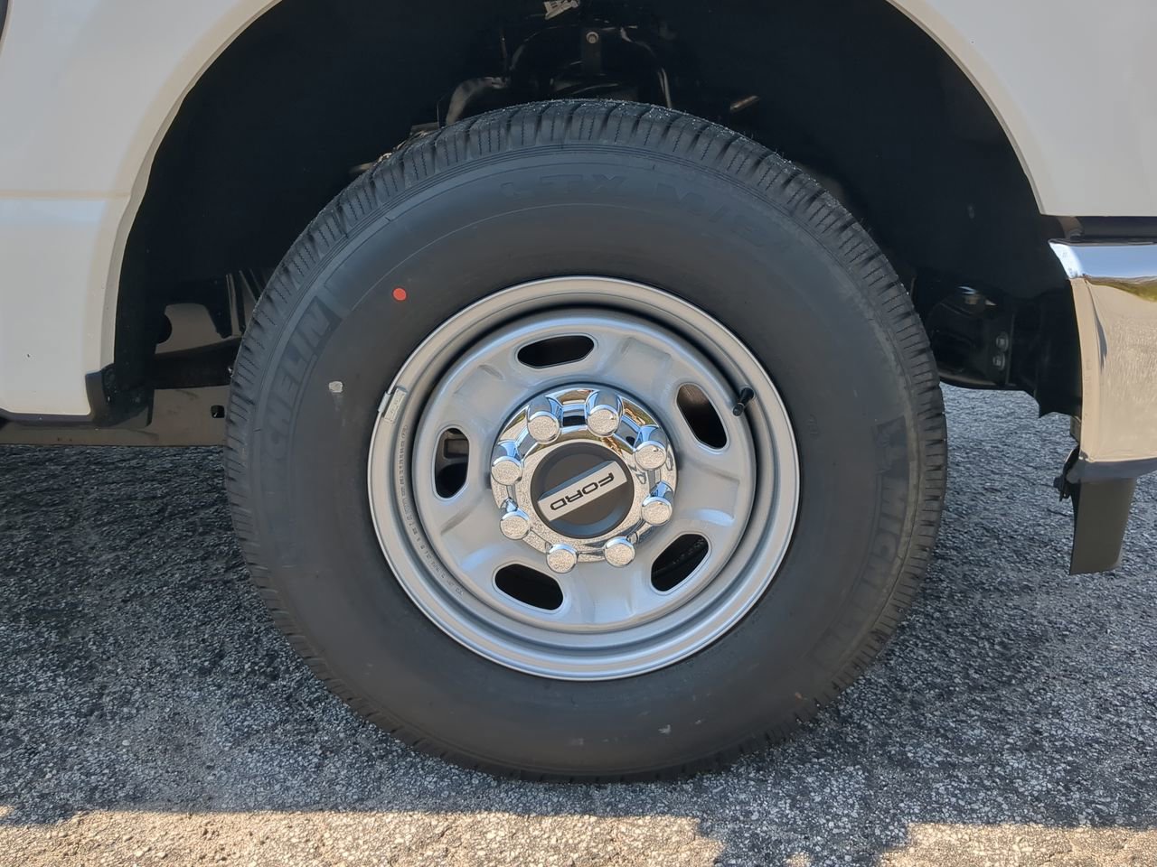 New 2026 Ford F250 XL w/ XL Chrome Package image 9