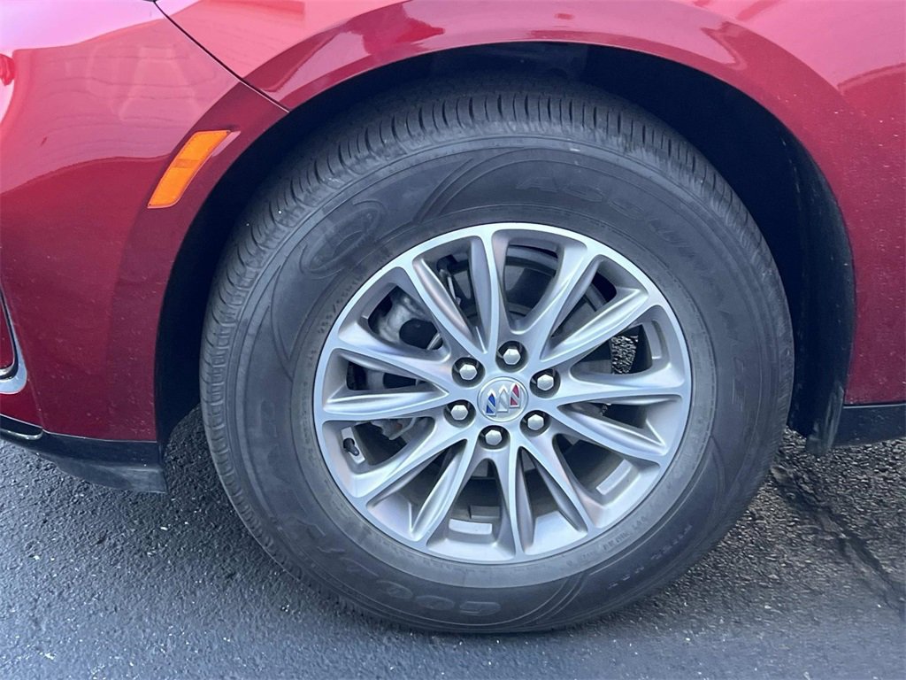 Certified 2024 Buick Enclave Essence image 9