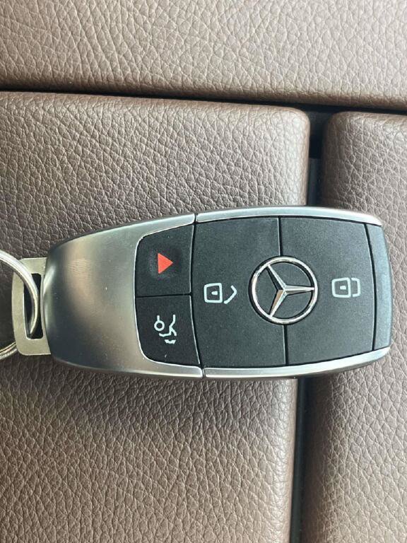 Certified 2024 Mercedes-Benz GLE 350 4MATIC image 4