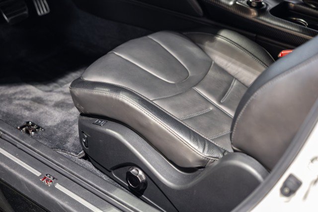 Used 2023 Nissan GT-R Premium w/ Premium Interior Package AWD/4WD image 30