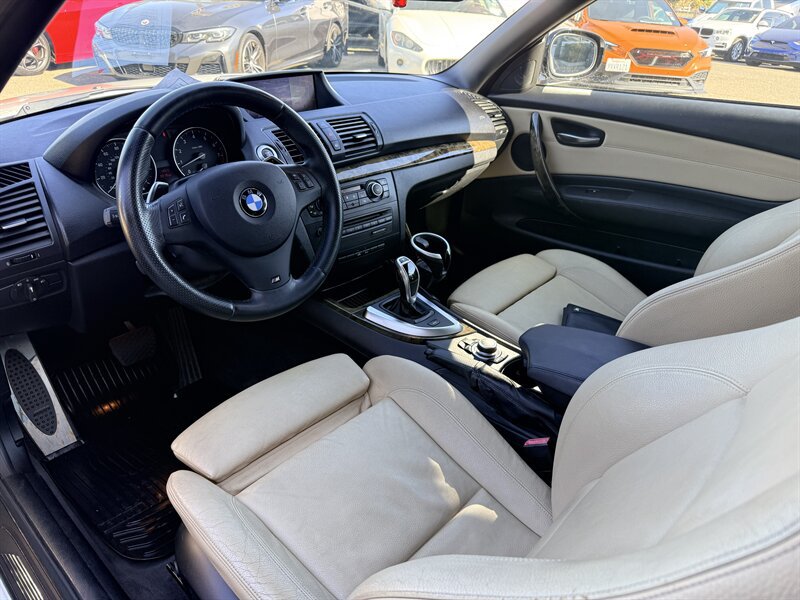 Used 2011 BMW 135i Convertible RWD image 9