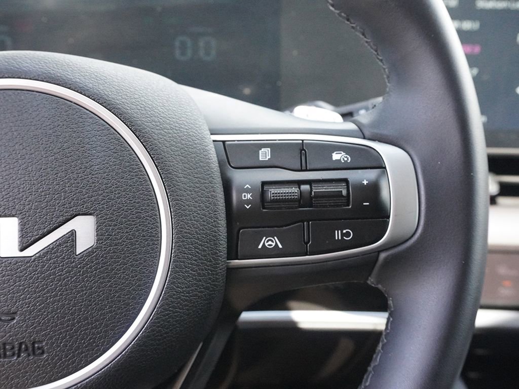 Used 2025 Kia Sportage EX AWD/4WD image 41